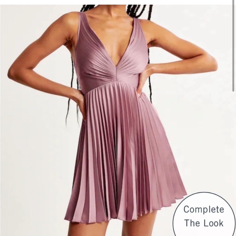Elegant Mauve Pleated Dress